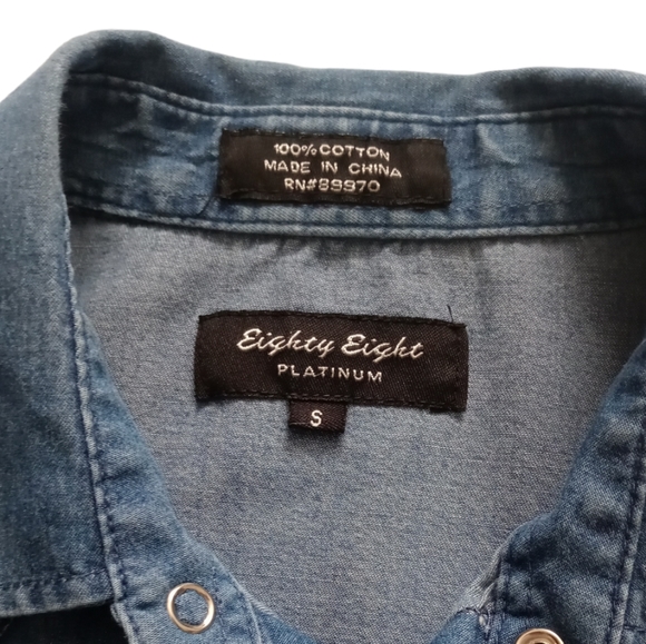 EIGHTY EIGHT PLATINUM MEN'S BLUE DENIM LONG SLEEVE  SHIRT. SIZE S - Picture 3 of 13